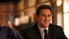 Bei seinen Ermittlungen erfährt Jack Malone (Anthony LaPaglia) Interessantes über das Leben des verschwundenen Motivationstrainers Will Sterling ... © Warner Bros. Entertainment Inc. Bei seinen Ermittlungen erfährt Jack Malone (Anthony LaPaglia) Interessantes über das Leben des verschwundenen Motivationstrainers Will Sterling ... © Warner Bros. Entertainment Inc.