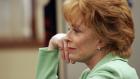 Two and a Half Men - Oma Evelyn (Holland Taylor) ist eifersüchtig auf die Großeltern ihres Enkels mütterlicherseits, mit denen Jake eine Ferienwoche verbringen durfte ... © Warner Bros. Television Two and a Half Men - Oma Evelyn (Holland Taylor) ist eifersüchtig auf die Großeltern ihres Enkels mütterlicherseits, mit denen Jake eine Ferienwoche verbringen durfte ... © Warner Bros. Television