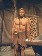 Planet der Affen - Wegen einer Notlandung geraten Kommandant Taylor (Charlton Heston) und sein Team auf einen fremden Planeten. Kaum angekommen, werden sie gefangen genommen und als Versuchsobjekte benutzt ... © 20th Century Fox International Television