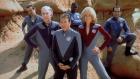 Der einstige Kommandant des TV-Raumschiffs "NSEA Protector" Jason Nesmith (Tim Allen, vorne M.) und seine Rentner-Crew: Gwen DeMarco (Sigourney Weaver, 2.v.r.), Alexander Dane (Alan Rickman, 2.v.l.), Fred Kwan (Tony Shalhoub, r.), Guy Fleegman (Sam Rockwell, l.) und Tommy Webber (Daryl Mitchell, 3.v.r.) ... © DreamWorks Distribution LLC