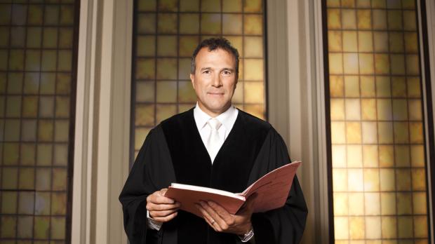 Benedikt Müller SAT.1/Benedikt Mueller Richter Alexander Hold war Staatsanwalt und Richter am Amtsgericht in Kempten...