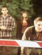 Final Destination - Der Sensenmann kennt kein Pardon. Er holt sich, was ihm zusteht. Erneut erleben Alex (Devon Sawa, r.), Clear (Ali Larter, M.) und Billy (Seann William Scott, l.) sein gnadenloses Zuschlagen ... © New Line Cinema