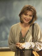 Dangerous Minds - Wilde Gedanken - Ex-Marine-Soldatin LouAnne Johnson (Michelle Pfeiffer) steht vor ihrem schwersten Einsatz: Sie soll an der Parkmont-High-School Englischunterricht geben ? © Hollywood Pictures