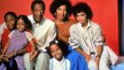 Bill Cosby Show - Kein Wunder, bei fünf Kindern und zwei berufstätigen Eltern stehen manchmal kleinere und größere Probleme an: (v.l.n.r.) Theo (Malcolm-Jamal Warner), Rudy (Keshia Knight Pulliam), Cliff (Bill Cosby), Vanessa (Tempestt Bledsoe), Clair (Phylicia Rashad) und Denise (Lisa Bonet). © Viacom