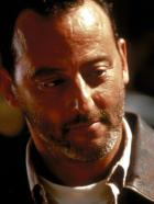 Godzilla - Philippe Roaché (Jean Reno) wird von der französische Regierung als "Versicherungsvertreter" ausgesandt, um den Schaden einzugrenzen, d.h., alle Verbindungen zwischen dem Monster und Frankreich zu beseitigen ... © 1998 TriStar Pictures, Inc. All Rights Reserved.