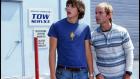 Nach einem Trinkgelage erwachen Jesse (Ashton Kutcher, l.) und Chester (Seann William Scott, r.) mit einem absoluten Blackout auf. Sie wissen nicht einmal mehr, wo ihr Auto abgeblieben ist. Ärgerlich, denn darin liegen Geschenke, mit denen sie ihre Freundinnen besänftigen könnten, denen sie am Tag zuvor das Haus verwüsteten ... © 2000 - 20th Century Fox - All Rights Reserved.