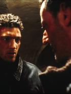 Die purpurnen Flüsse - Der junge Polizist Max Kerkerian (Vincent Cassel, l.) und sein Pariser Kollege Pierre Nièmans (Jean Reno, r.) ermitteln in zwei verschiedenen Fällen - aber der Täter scheint derselbe zu sein ... © TOBIS STUDIO CANAL GMBH&CO.KG