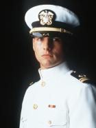Eine Frage der Ehre - Obwohl Lt. Daniel Kaffee (Tom Cruise) ein brillanter Jurist ist, geht er gerne den Weg des geringsten Widerstandes. Deshalb wird er beauftragt, zwei Marines zu verteidigen, die einen "Code Red" durchführten ... © Columbia Pictures