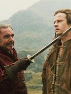 Highlander - Im Kampf gegen den dämonischen Barbaren Kurgan nimmt der weise Edelmann Ramirez (Sean Connery, l.) den ungestümen Connor (Christopher Lambert, r.) unter seine Fittiche. Zuerst muss er ihn lehren, sein Naturell zu zügeln ... © 20th Century Fox Film Corporation