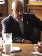 Castle - Haben vielleicht doch Aliens etwas mit dem Tod von Marie Subbarao zu tun? Roy Montgomery (Ruben Santiago-Hudson) halt diese Theorie für sehr unwahrscheinlich ... © 2010 American Broadcasting Companies, Inc. All rights reserved.